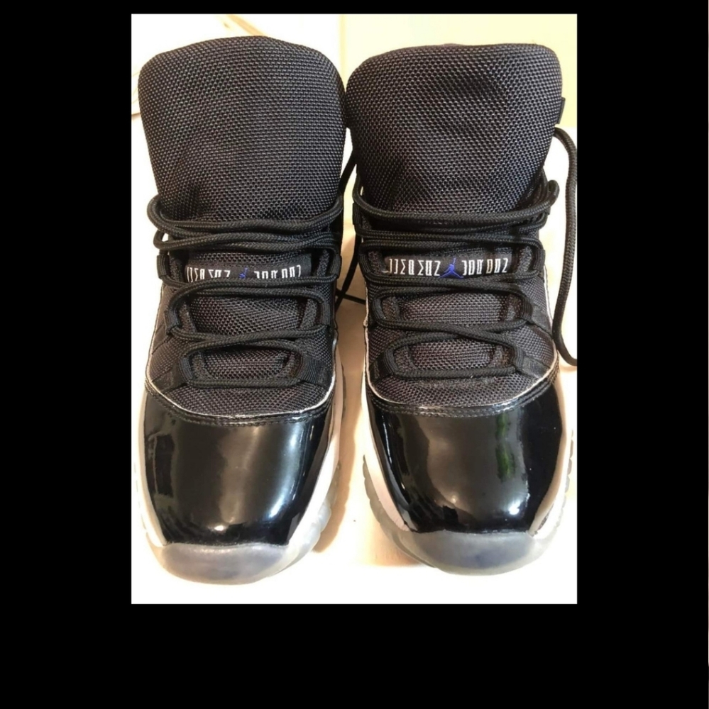 NIKE AIR JORDAN 11 RETRO "SPACE JAM" 2016 - Size 6Y